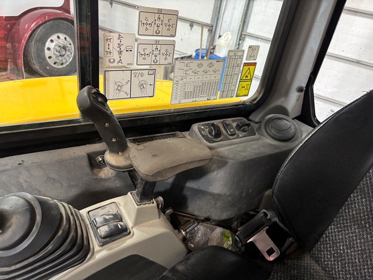 caterpillar-305-image-31