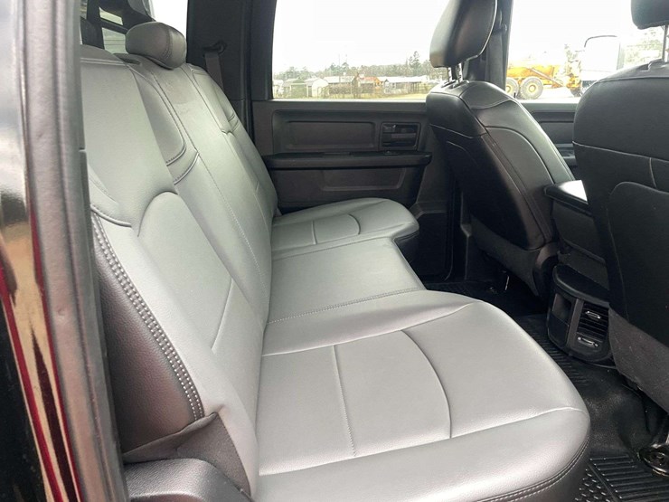 2022-dodge-3500-image-18