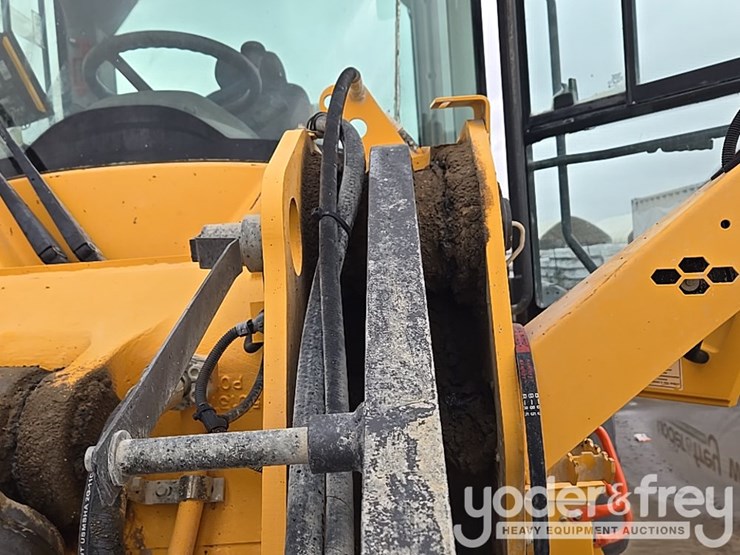 2021-volvo-l90h-image-36