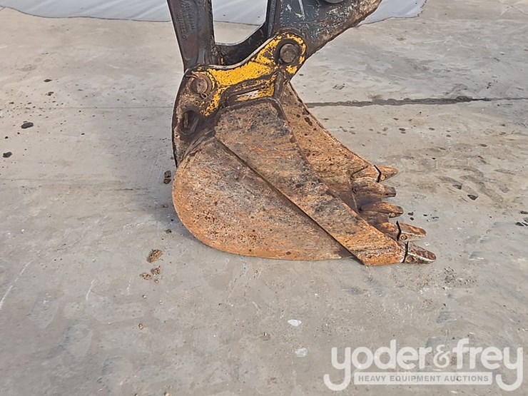 2018-deere-310sl-image-18