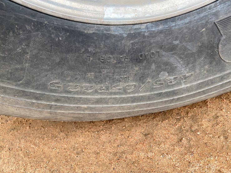 #400-•-1988-freightliner-boom-pump-truck-(has-wi-title)-(arpin,-wi)-image-11