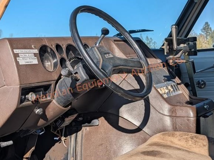 1986-gmc-3500-image-17