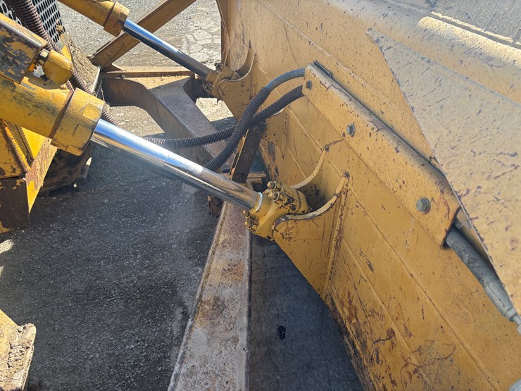 caterpillar-d6m-image-24