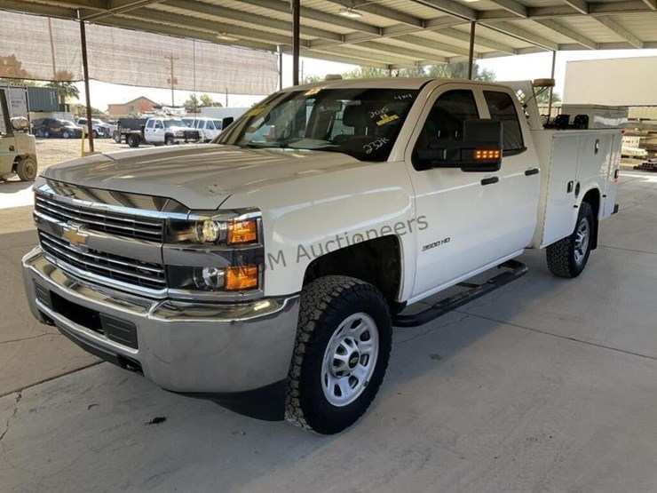 2015-chevrolet-silverado-3500-image-4