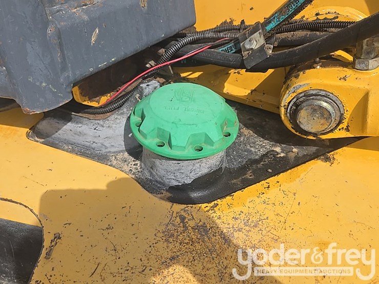 2014-deere-310k-ep-image-67