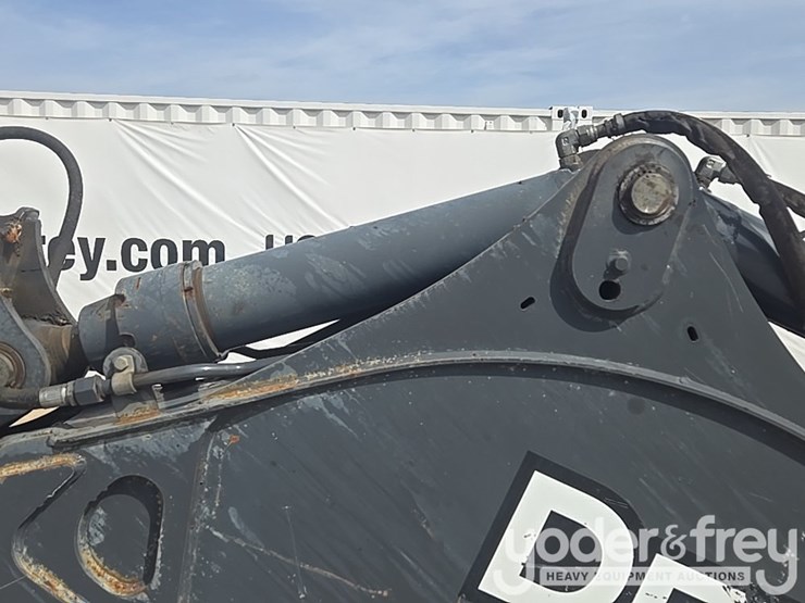 2014-deere-310k-ep-image-51