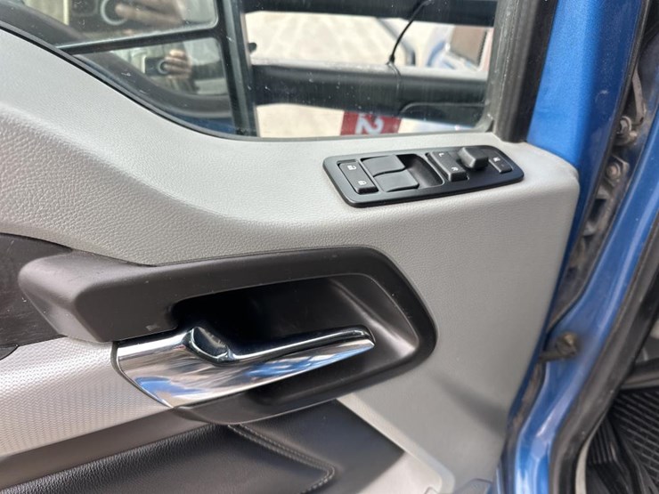 2020-kenworth-t680-image-39