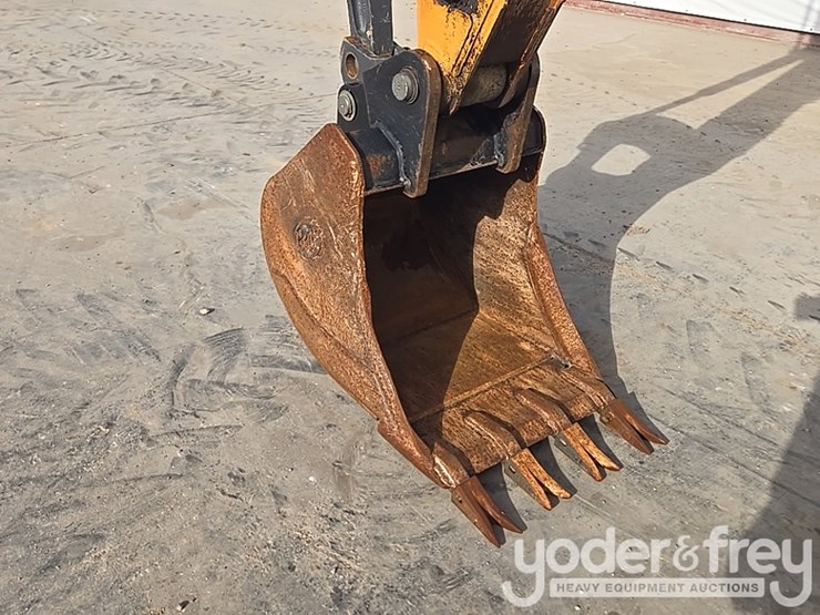 2022-case-590sn-image-16