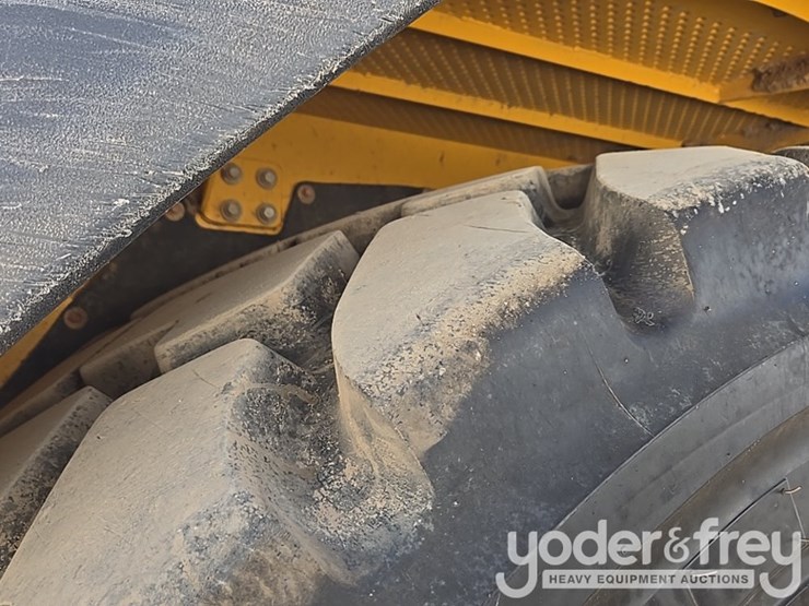 2021-deere-460e-image-13