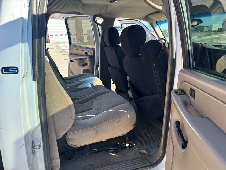 2005-chevrolet-2500-image-42