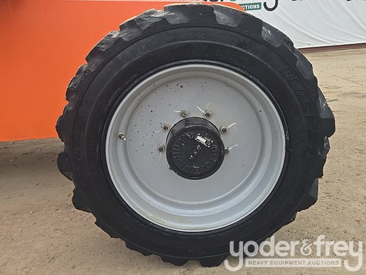 2015-jlg-600s-image-14