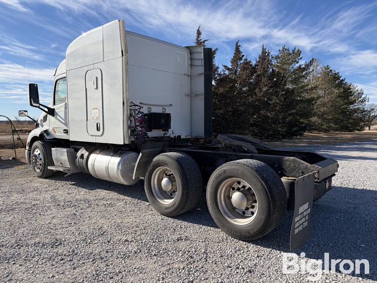 2016-peterbilt-579-image-7