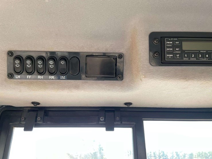 2022-komatsu-d51pxi-image-27