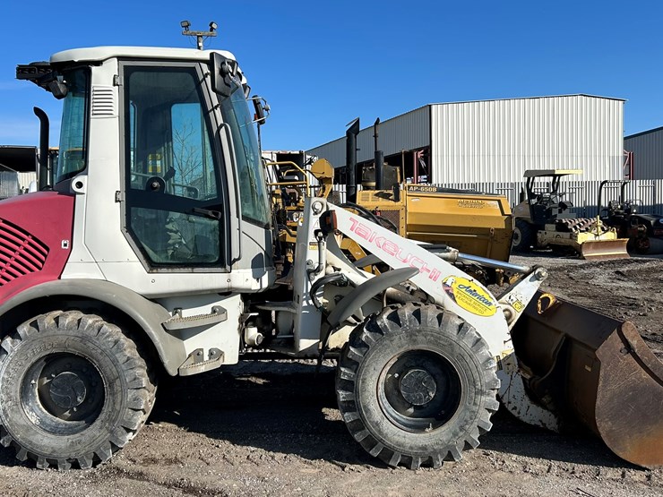 takeuchi-tw80-image-6