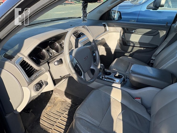 2014-gmc-acadia-image-11