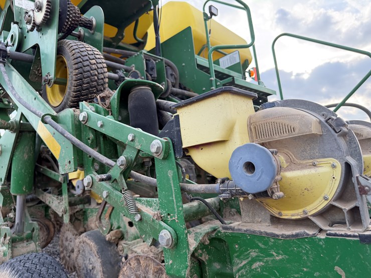 john-deere-1790-image-41