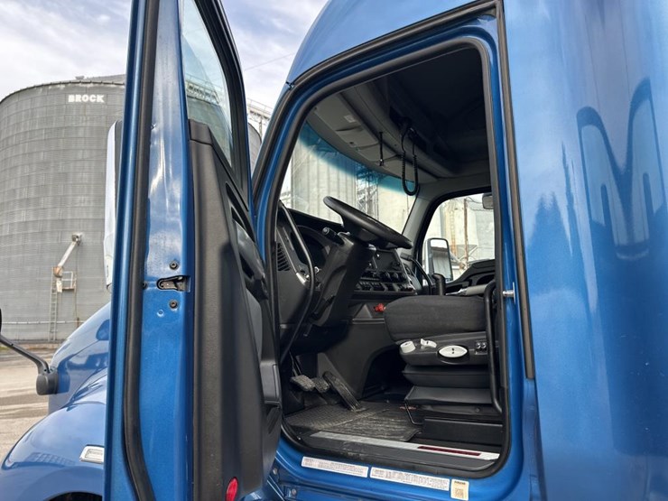 2022-kenworth-t680-image-38