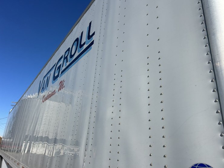 2014-utility-53'-image-22