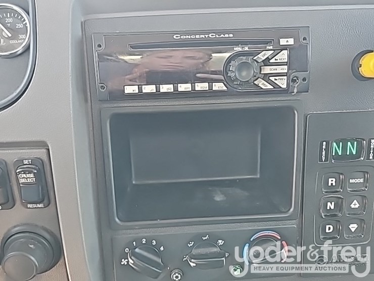 2018-peterbilt-337-image-63