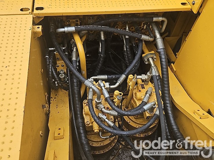 2018-caterpillar-349fl-image-17