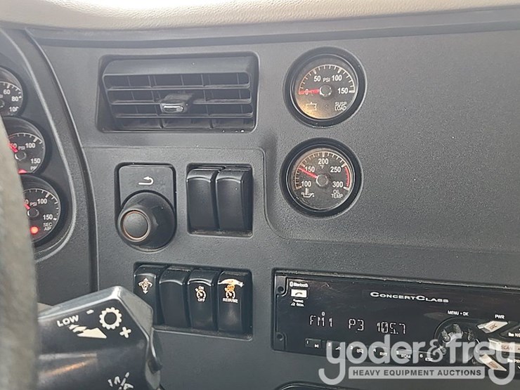 2019-peterbilt-579-image-86