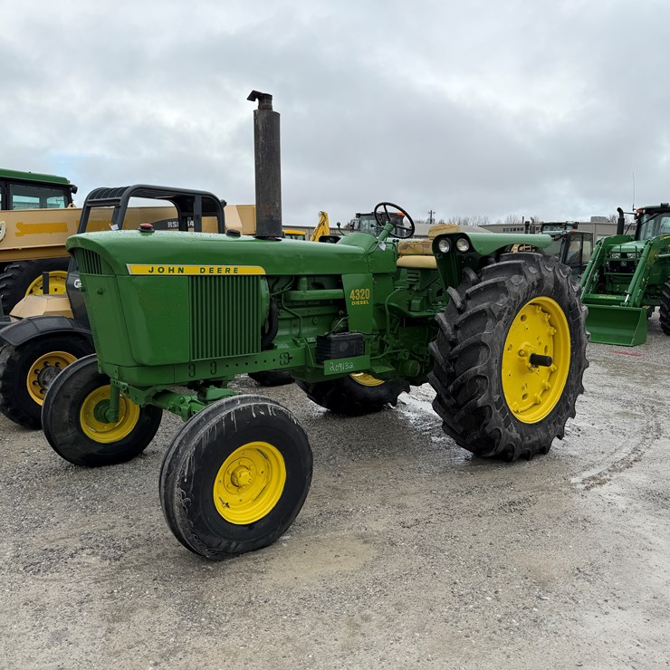 1972 JOHN DEERE 4320