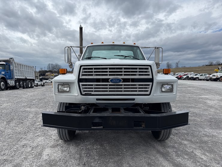 1994-ford-f800-image-5