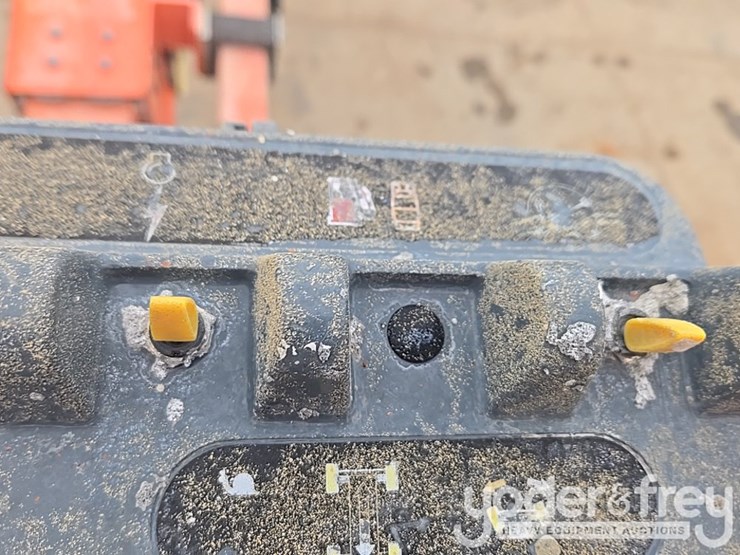 2015-jlg-600s-image-69