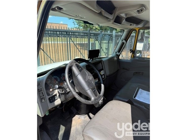 2013-international-durastar-4300-image-7