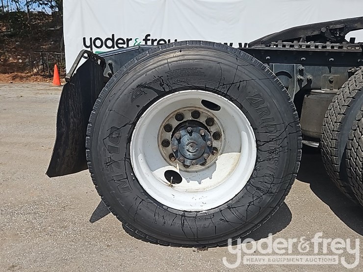 2017-international-8600-image-21