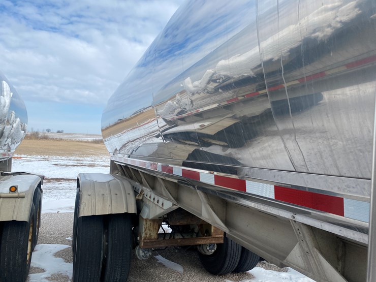 1990-walker-tanker-image-6