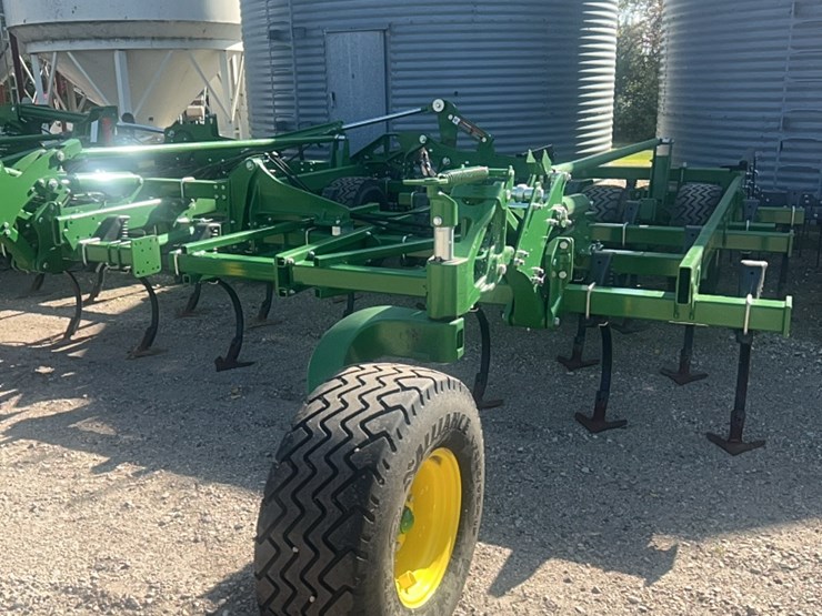 2024-john-deere-52-image-7