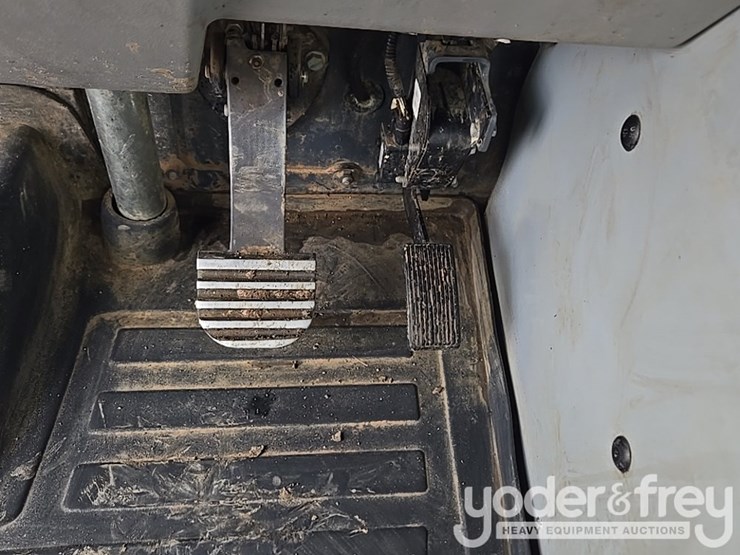 2019-deere-460e-image-84