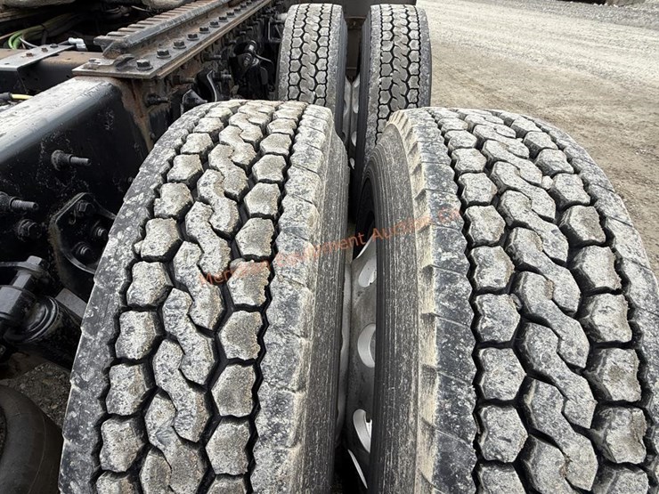 2017-international-prostar-image-23