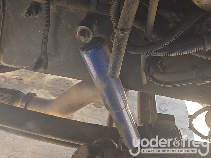 2009-peterbilt-335-image-20