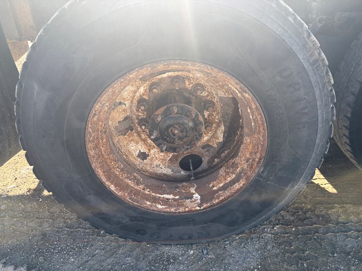 2005-sterling-lt8500-image-78