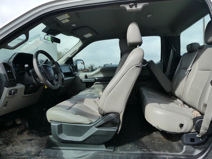 2019-ford-f150-xl-image-8