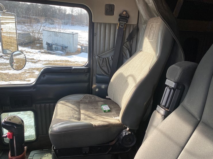 1999-kenworth-t800-image-38