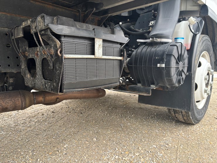 2021-isuzu-npr-hd-image-48