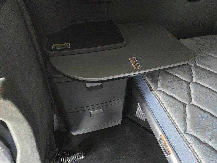 2018-kenworth-t680-image-65