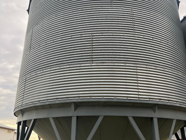 lot-21.-cenex-hopper-bin,-micada-bottom,-includes-golden-air-single-phase-bin-fan-image-18