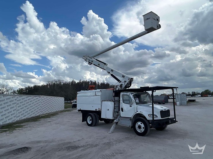 2020-freightliner-m2-106-image-2