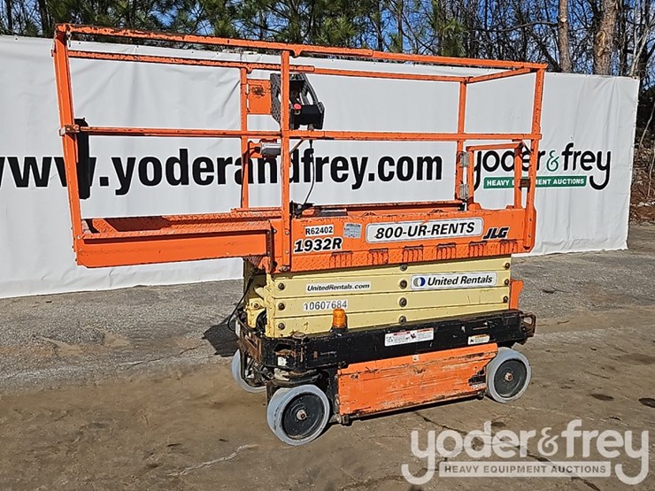 2017-jlg-1932r-image-26