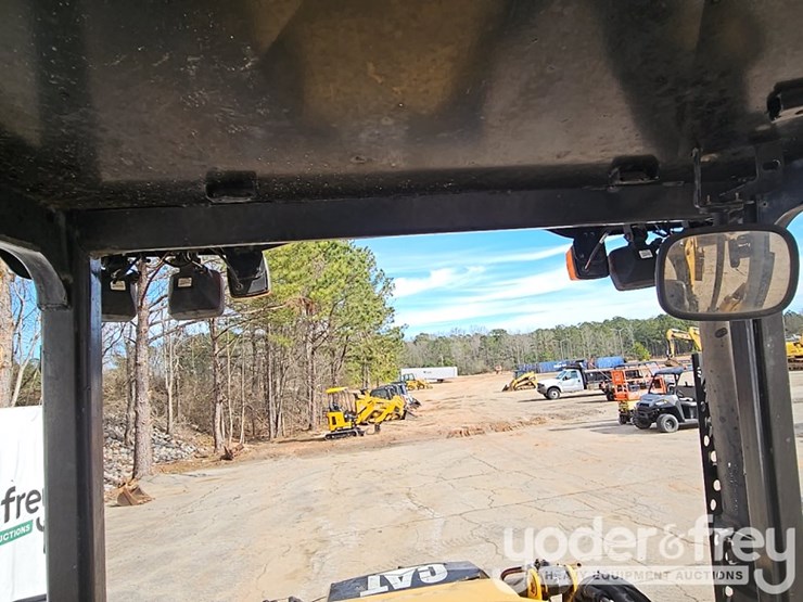 2016-caterpillar-420f2-it-image-41