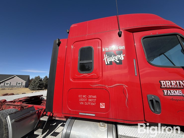 2013-freightliner-cascadia-113-image-17