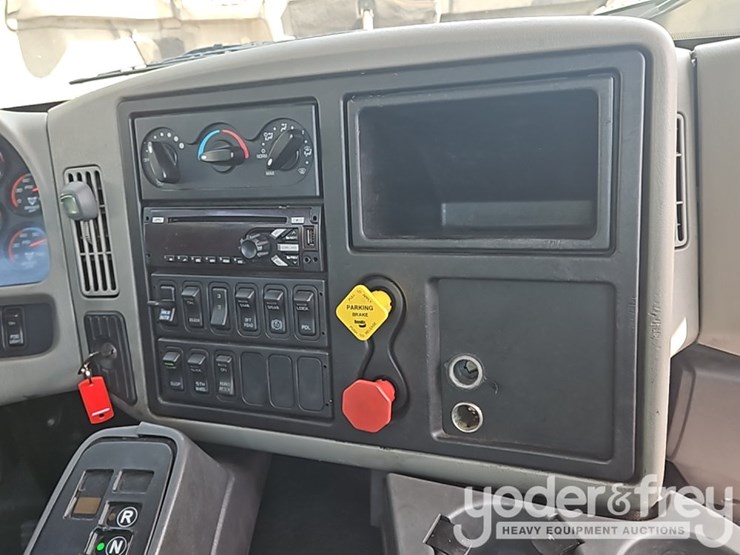 2017-international-8600-image-43