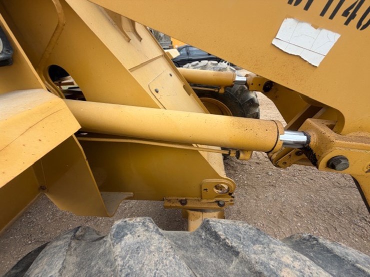 caterpillar-914g-image-33