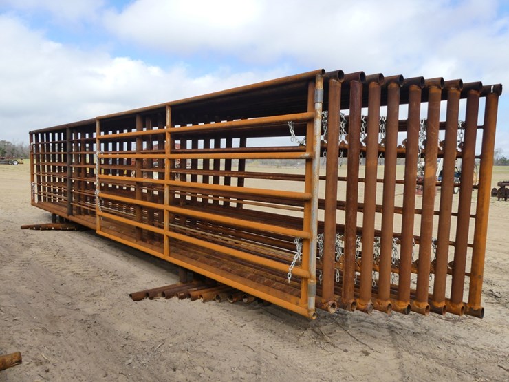 (10)-free-standing-24'-cow-panels-w/1-gate-image-1
