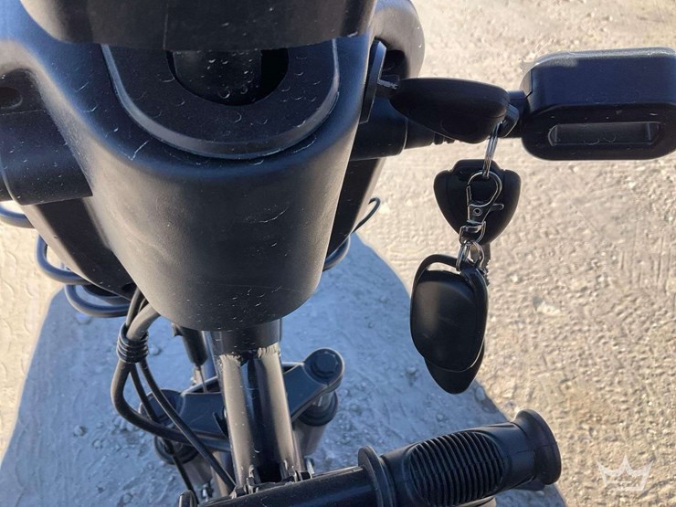 2025-spirit-electric-scooter-image-8