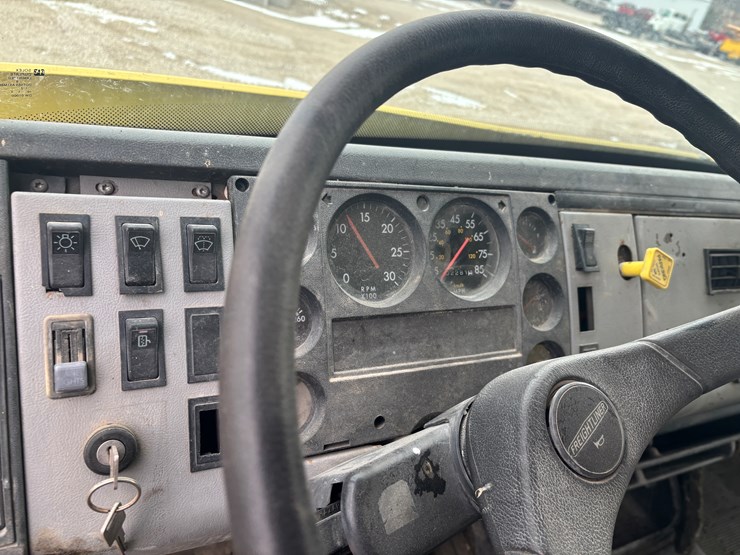 #2269-•-1992-freightliner-box-truck-image-27